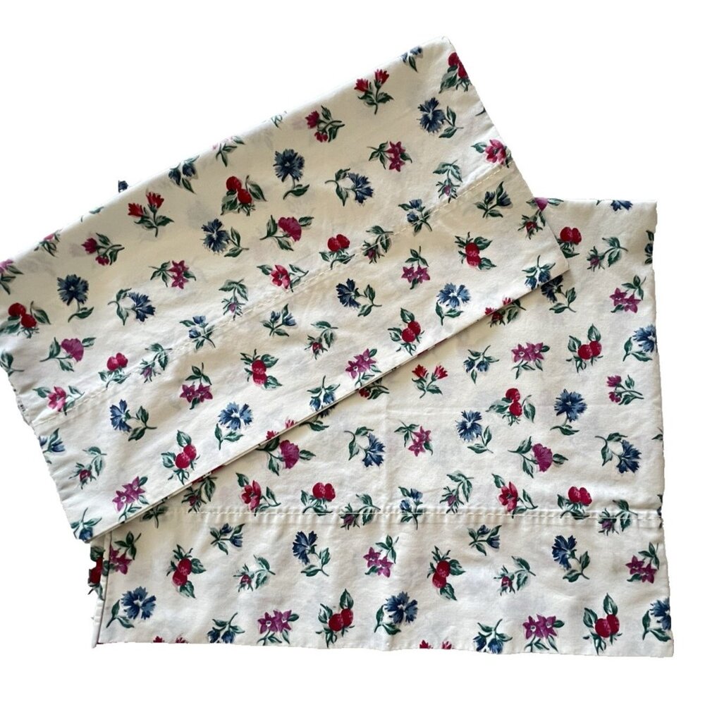 VTG PAIR "Ingenue” WESTPOINT STEVENS Pillowcase Std Berries Flowers Made in USA